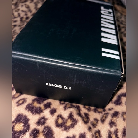 IL MAKIAGE MAKEUP FOUNDATION AND LIP STICK - Picture 10 of 14